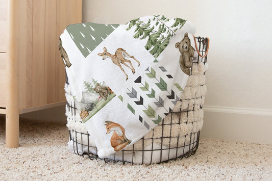 WOODLANDS ANIMALS SAGE BLANKET